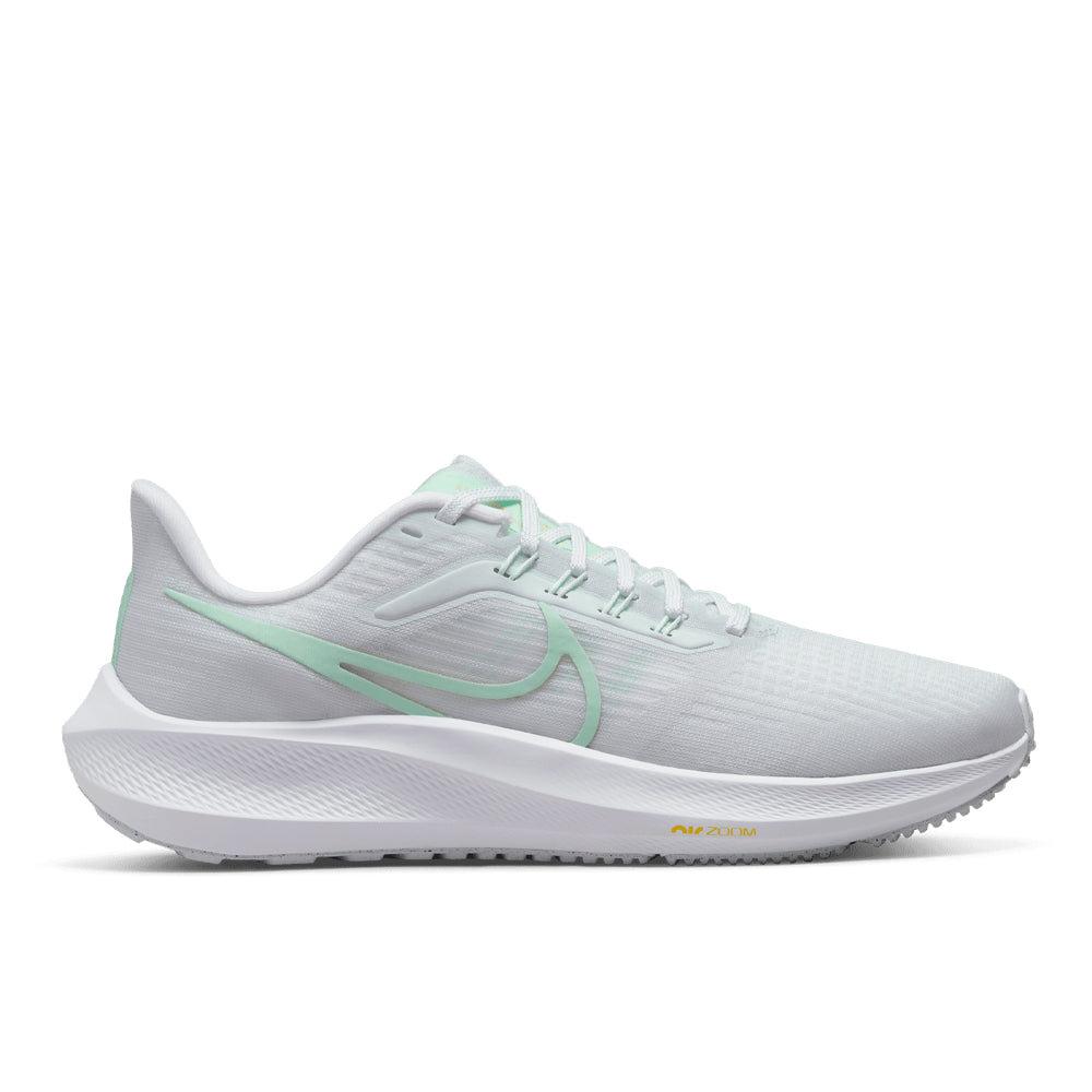Women's Nike Air Zoom Pegasus 39, White/Mint Foam-Pure Platinum, 7.5 B Medium