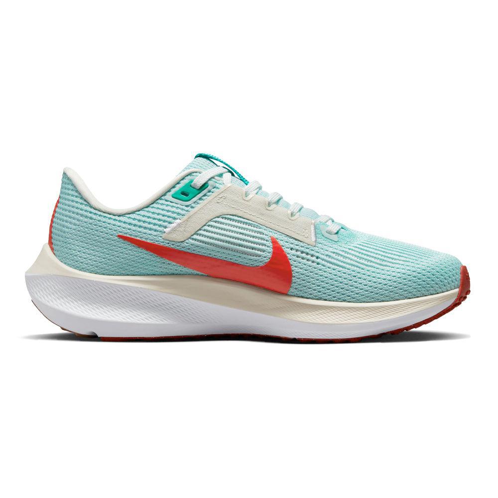 Women's Nike Pegasus 40, Jade Ice/Picante Red-White-Sea Glass, 8 B Medium
