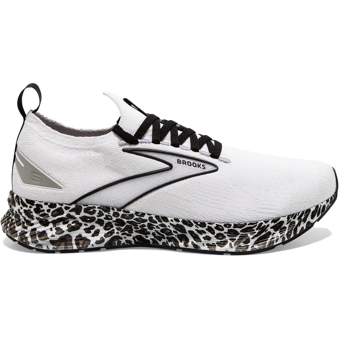 Women's Brooks Levitate StealthFit 6, White/Black/Alloy, 9 B Medium
